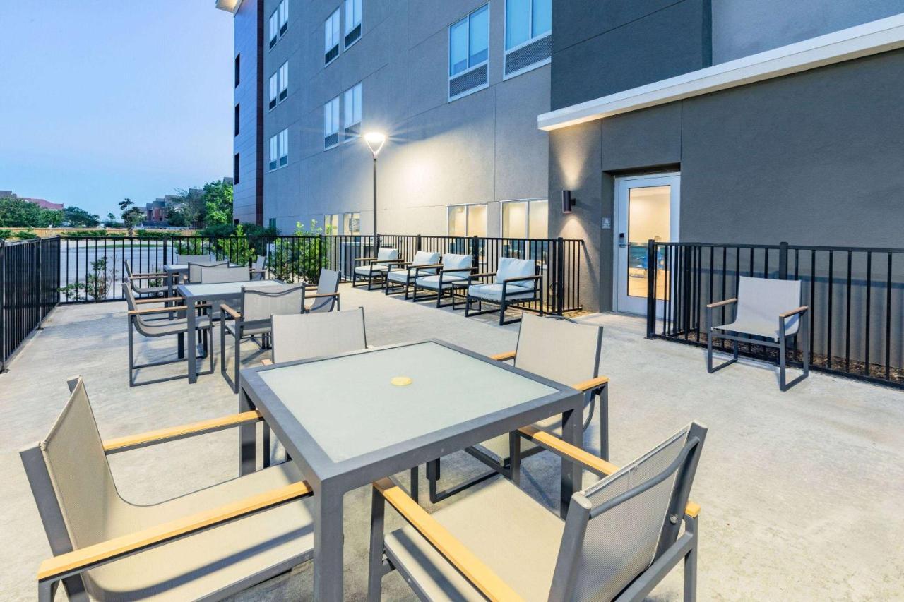 La Quinta Inn & Suites By Wyndham Texas City I 45 Exterior photo